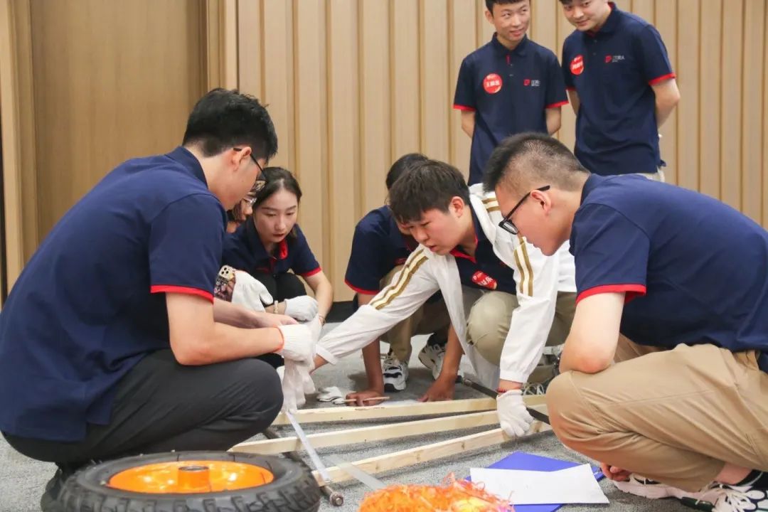 万事娱乐一起奔赴山海，领跑未来！