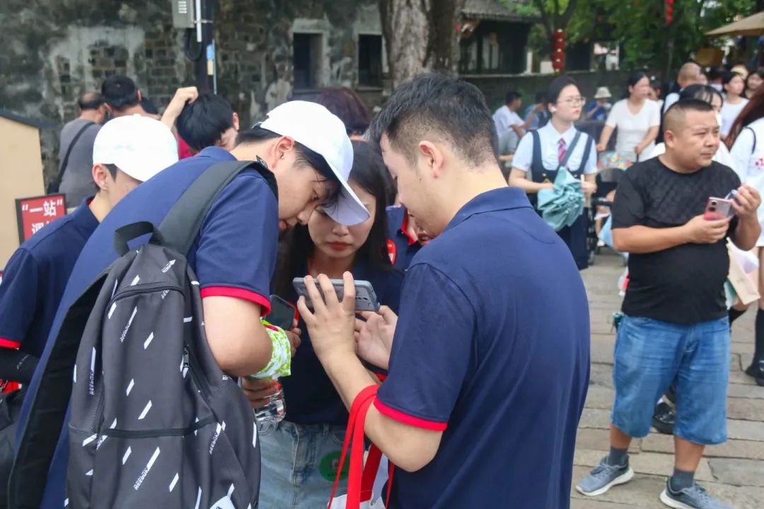 万事娱乐一起奔赴山海，领跑未来！