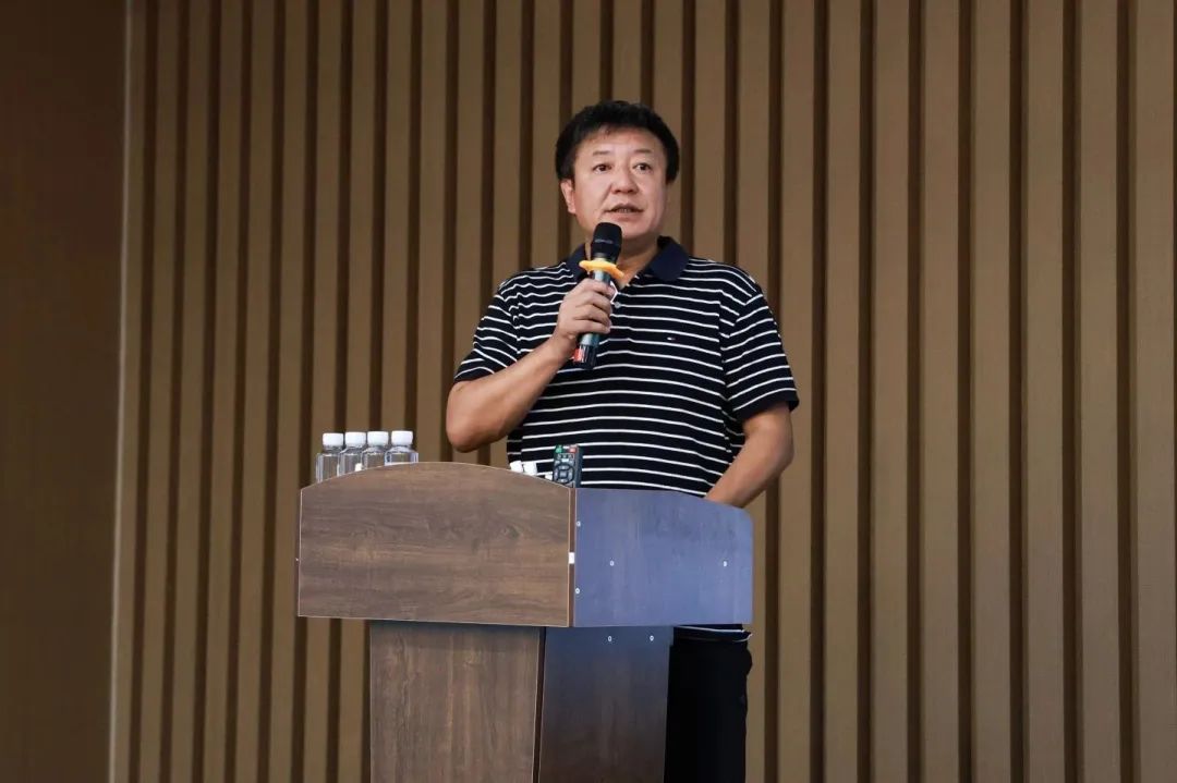 万事娱乐一起奔赴山海，领跑未来！