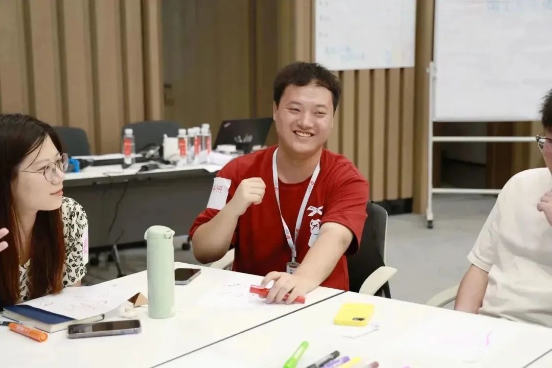 万事娱乐一起奔赴山海，领跑未来！